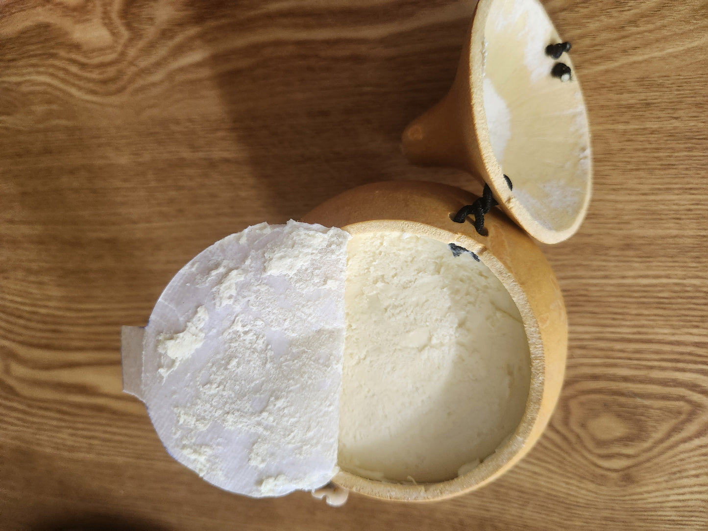 Soin sublimateur : Calebasse Baume-Fouetté Karité/ Moringa, artisanat